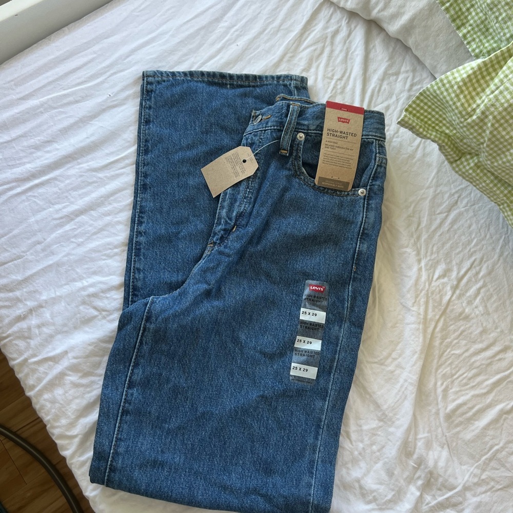 Levis high waisted straight jeans